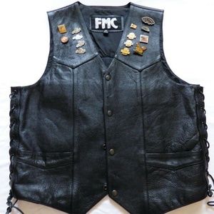Men's FMC Black Leather Motorcycle Vest & 14 Pins & Patch Sz 42  Harley Davidson